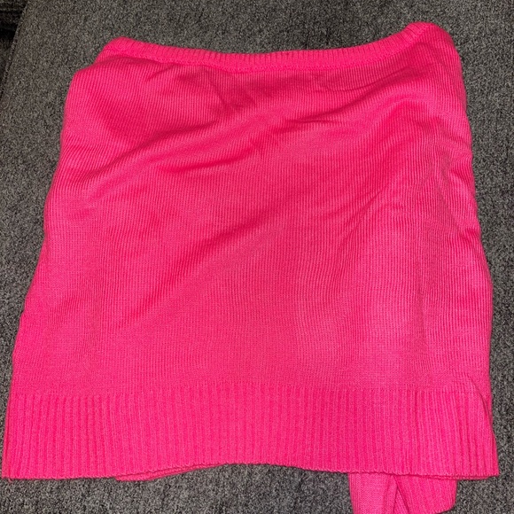 Off the shoulder cropped sweater - Picture 2 of 3